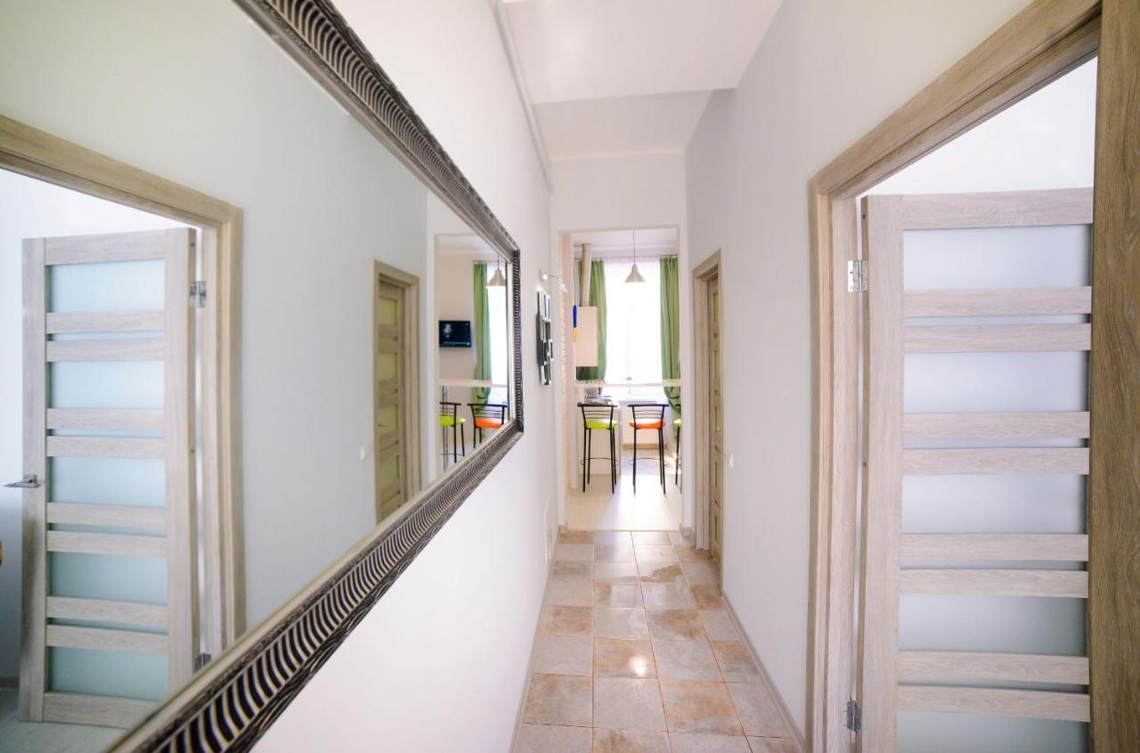 Modern Apartment In Old City Center Львов Экстерьер фото