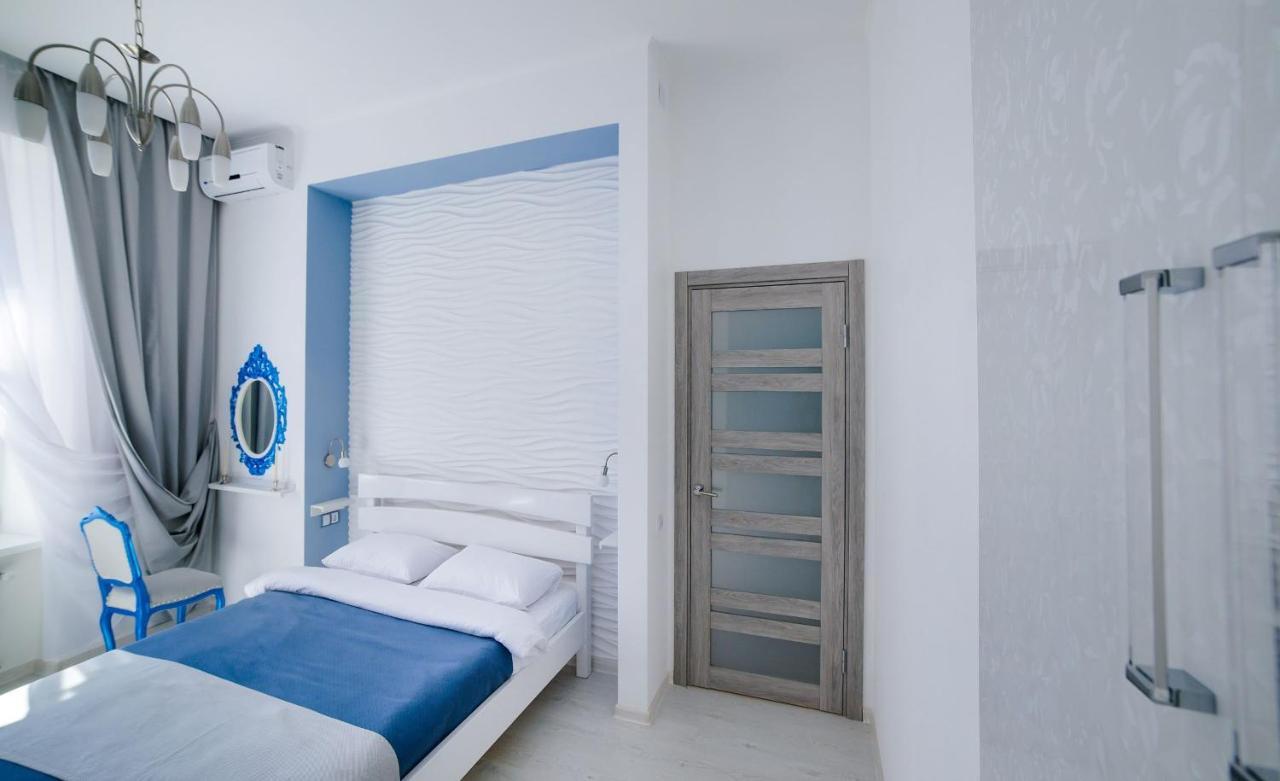 Modern Apartment In Old City Center Львов Экстерьер фото